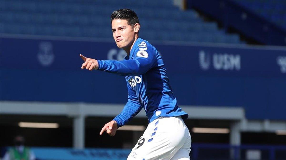 James se estrenó en la Premier con la camiseta del Everton