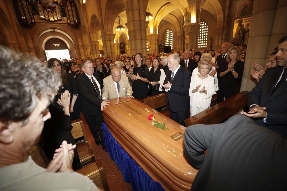 Funeral de Arturo Fernández: Emoción para despedir al chatín de la Puerta de la Villa