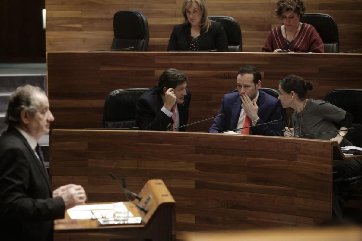 Debate en la Junta sobre los presupuestos asturianos