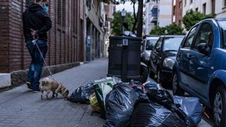 La revolución de las basuras de Barcelona se encalla en Sant Andreu