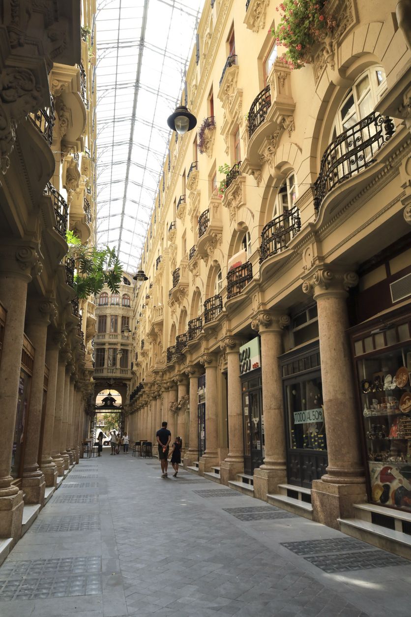 El Paso de Lodares, de estilo modernista, en la ciudad de Albacete.