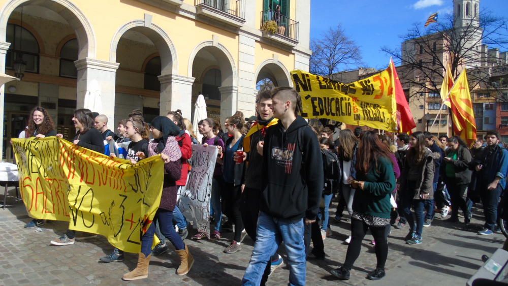 Manifestació 3+2 dels estudiants gironins