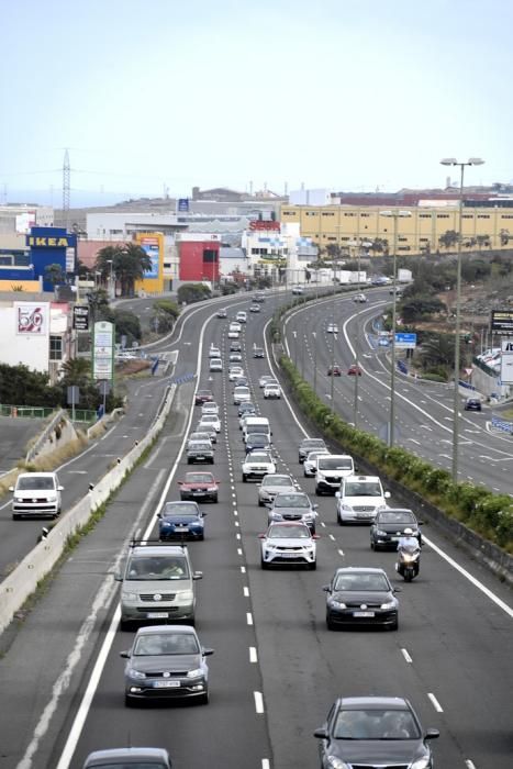 21-04-19 GRAN CANARIA.  AUTOPISTA GC-1. TELDE. Fotos de coches en la autopista. Colas en la autovía de la gente de regreso a casa del sur. Fotos: Juan Castro.  | 21/04/2019 | Fotógrafo: Juan Carlos Castro