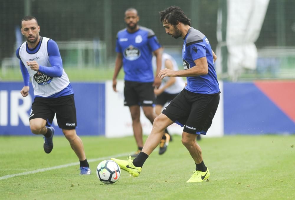 El jugador de la Sagrada Familia amplía un año de contrato con el club y jugará cedido con el Sporting la próxima temporada.