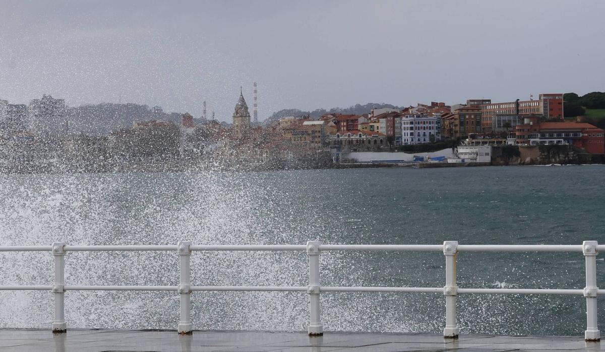 EN IMÁGENES: El rastro de la borrasca "Pedro" en la costa asturiana