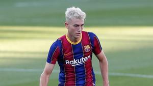 Oriol Busquets jugando en el Estadio Johan Cruyff