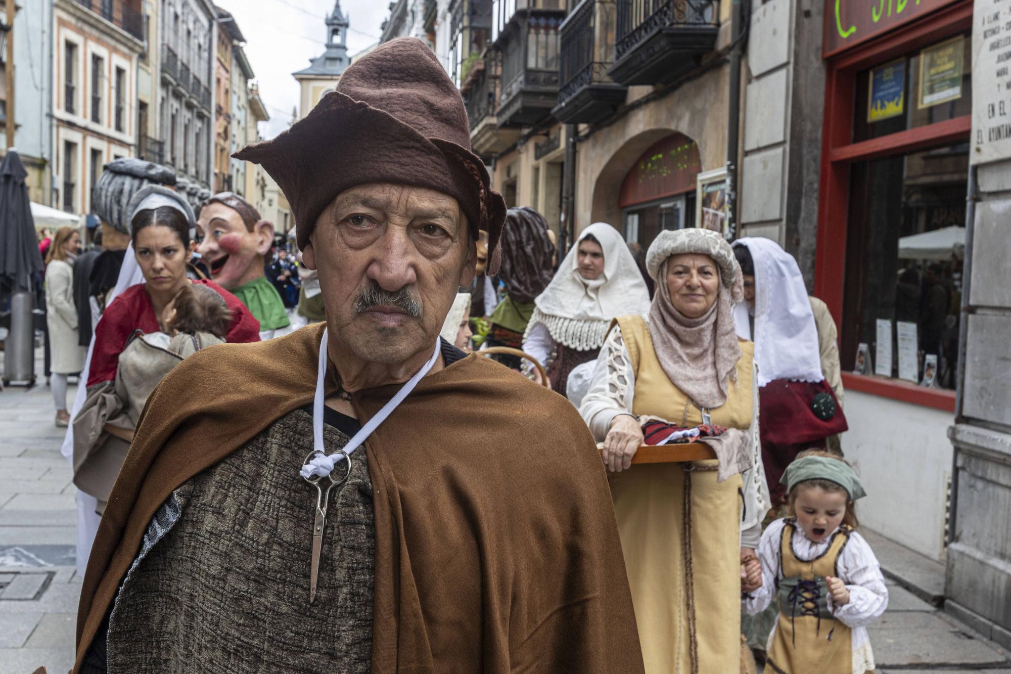 En imágenes | Cabalgata del Heraldo por las calles de Oviedo