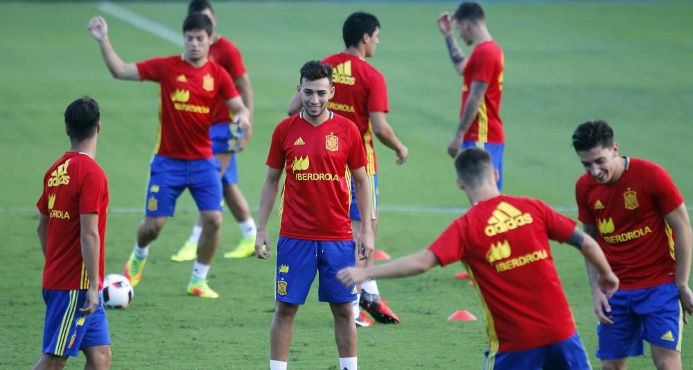 Las mejores imágenes del entrenamiento de Munir con la Selección Española