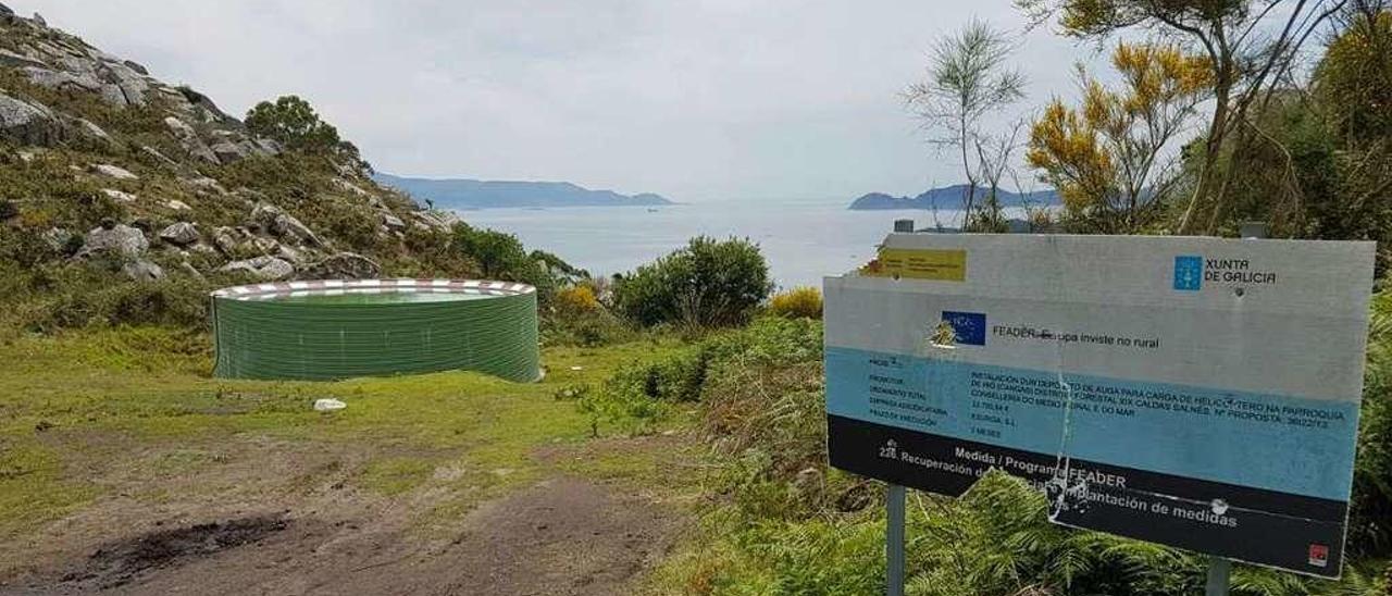 En tanque de Corral de Barra, en O Hío, equidistante de los archipiélagos de Cíes y Ons. // G.Núñez