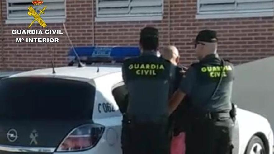 Detenidos en Torrevieja dos hombres por el robo en varias casas de Orihuela Costa