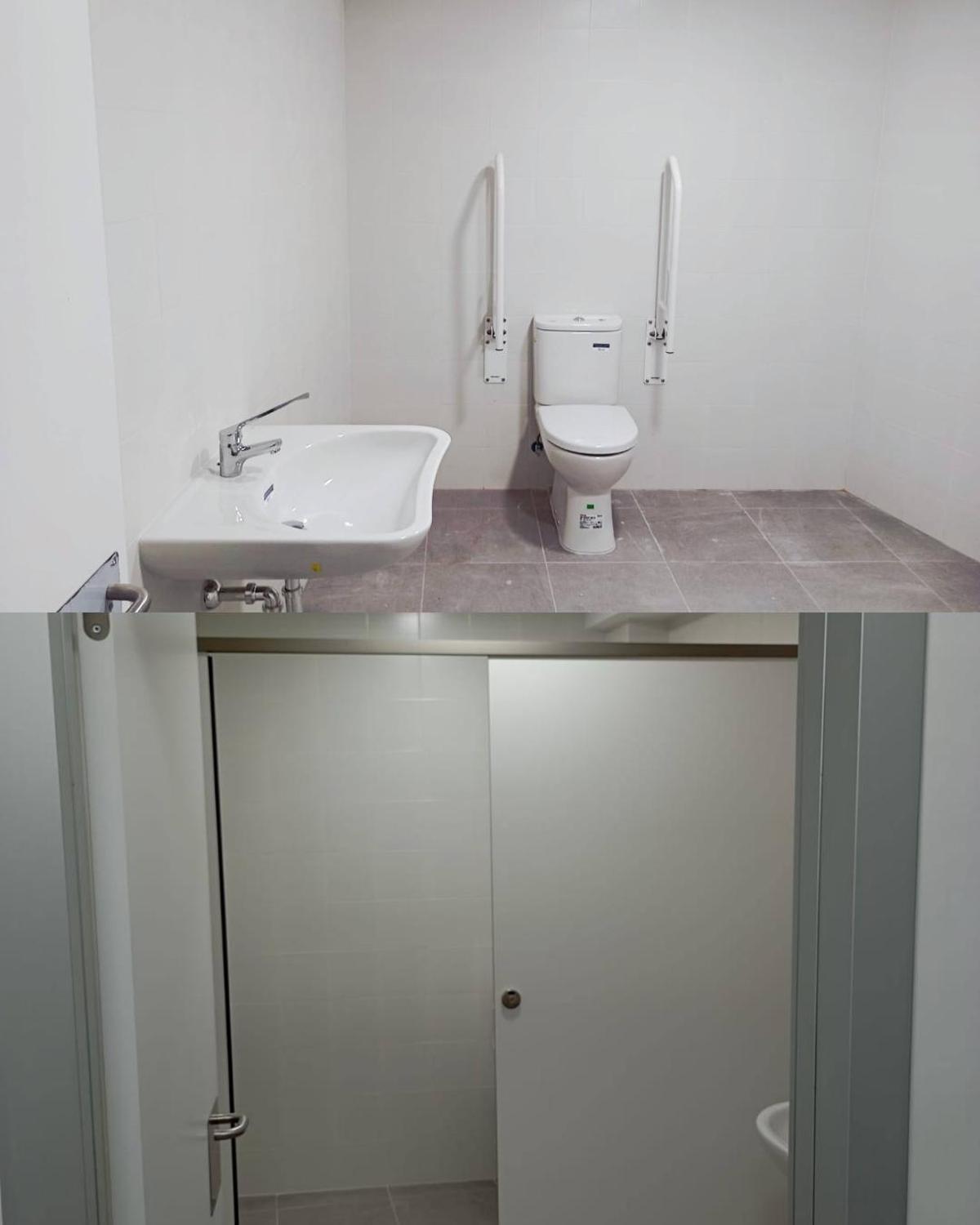 Reformas en los baños del centro médico de Sierra de Fuentes.