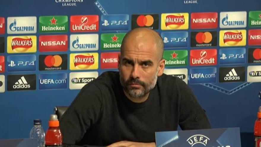 Guardiola no negó el saludo a Cesc: "No me di cuenta"