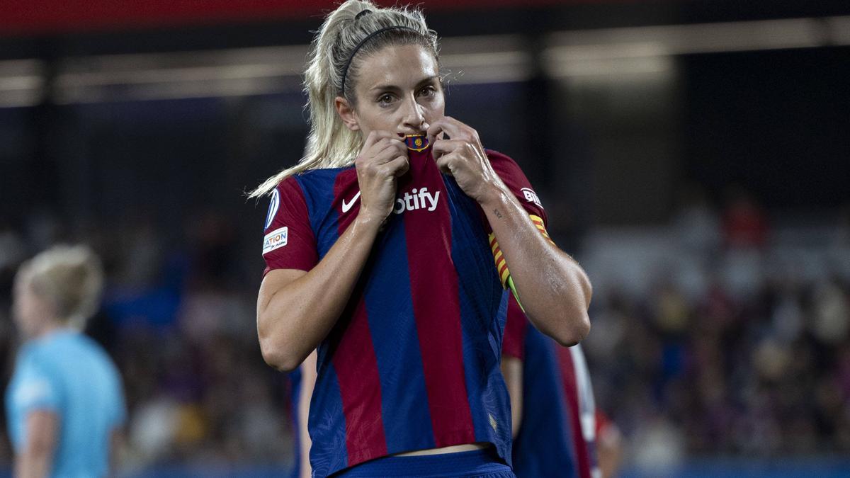Alexia besó el escudo del FC Barcelona tras abrir el marcador