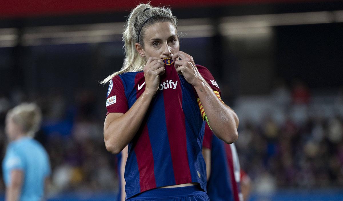 Alexia besó el escudo del FC Barcelona tras abrir el marcador