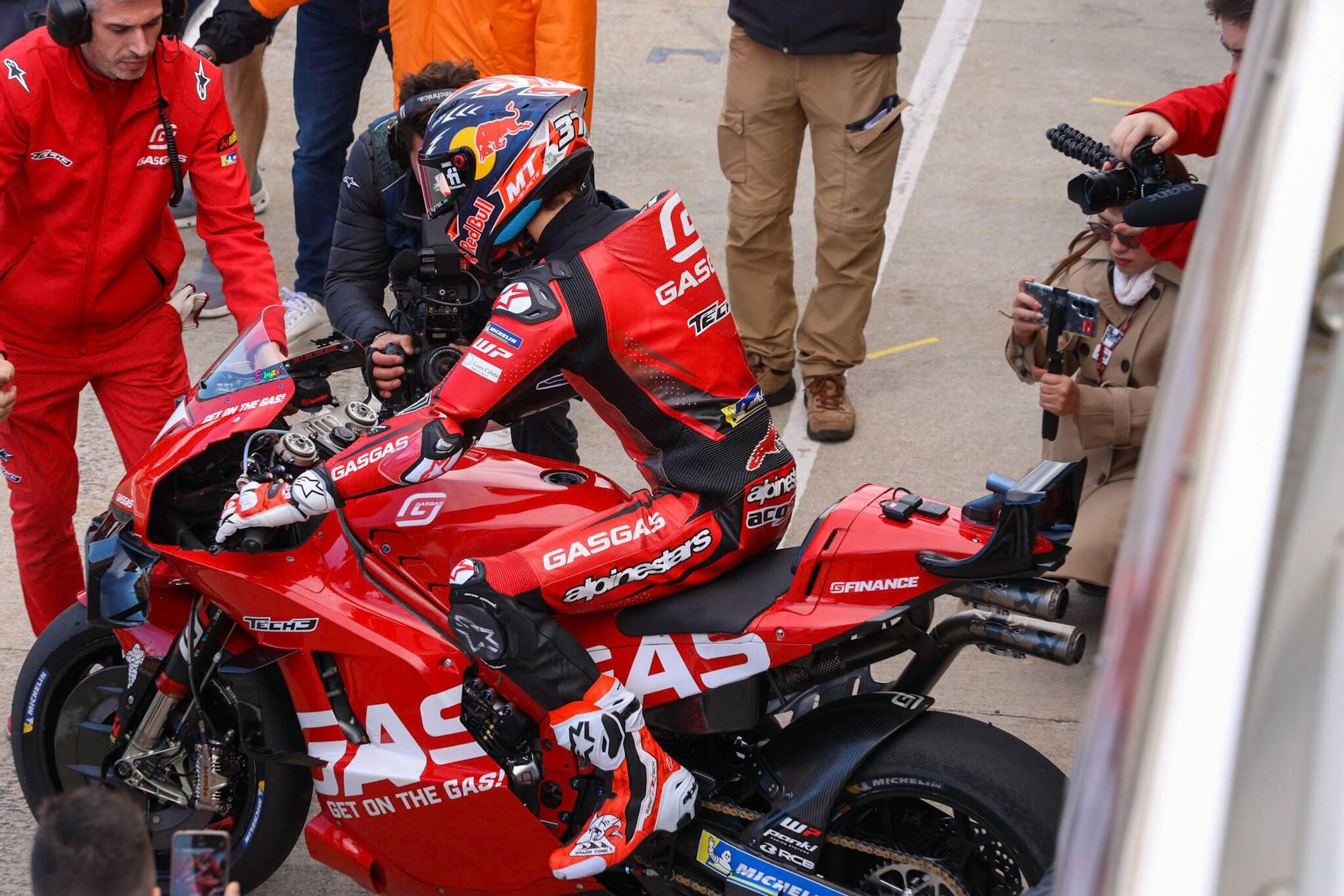 Primeras imágenes de Marc Márquez entrenando con la Ducati en Cheste