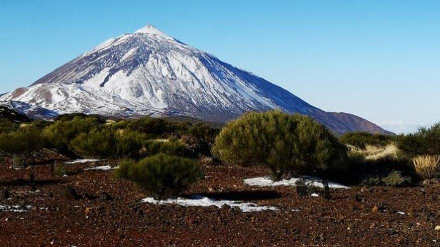 El Teide nevado, la estampa navideña más viral