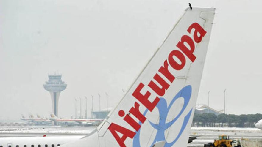 Detalle de un avión de Air Europa en el aeropuerto de Barajas. | lp / dlp