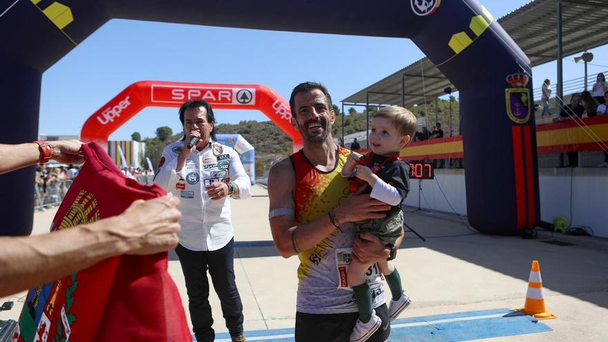 Así ha entrado en meta Ramón Navarro, ganador de la XIII Ruta de las Fortalezas