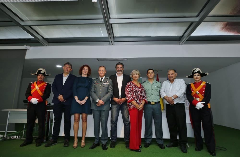 La Sociedad Casino de Torrevieja acoge hasta el lunes una exposición fotográfica de Manuel Lorenzo con motivo del 175 aniversario de la Guardia Civil. La inauguración el martes estuvo precedida por un