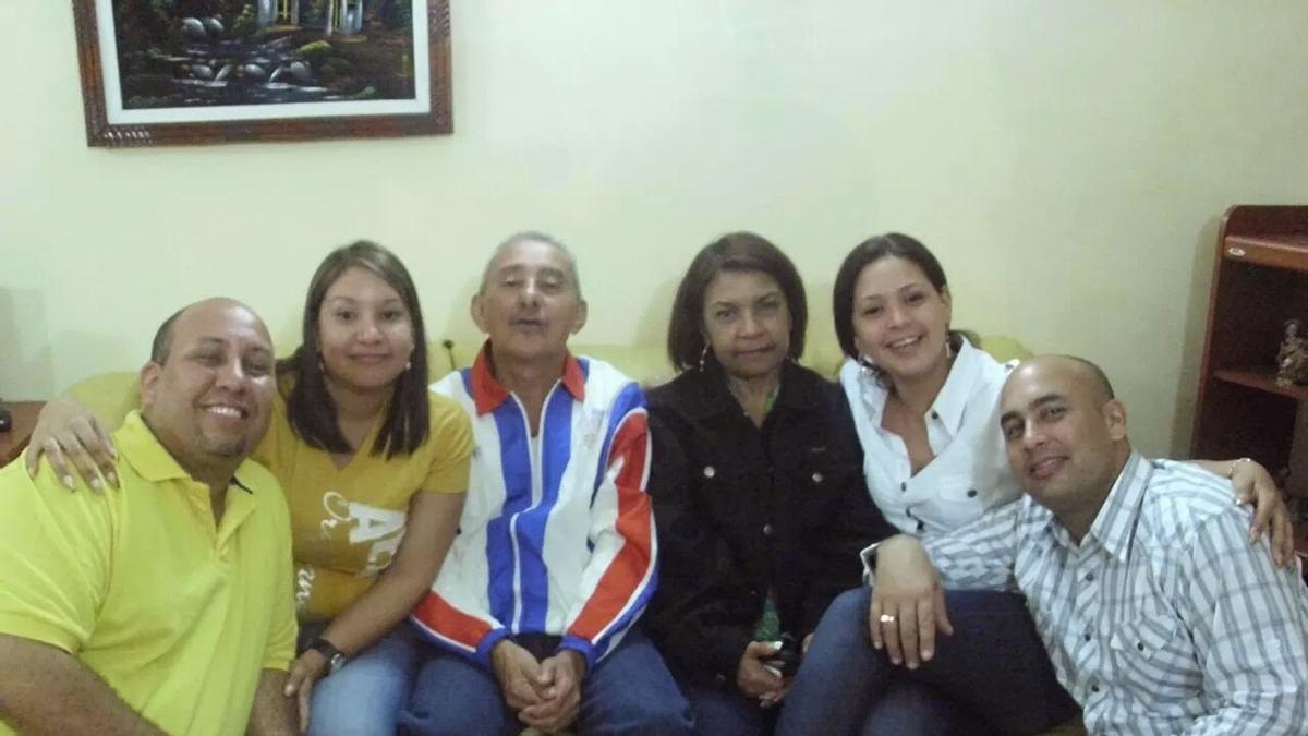 Alí Durán y su familia en Venezuela.