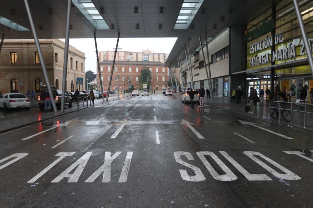 La mitad de los taxis de Málaga no prestan servicio hoy.