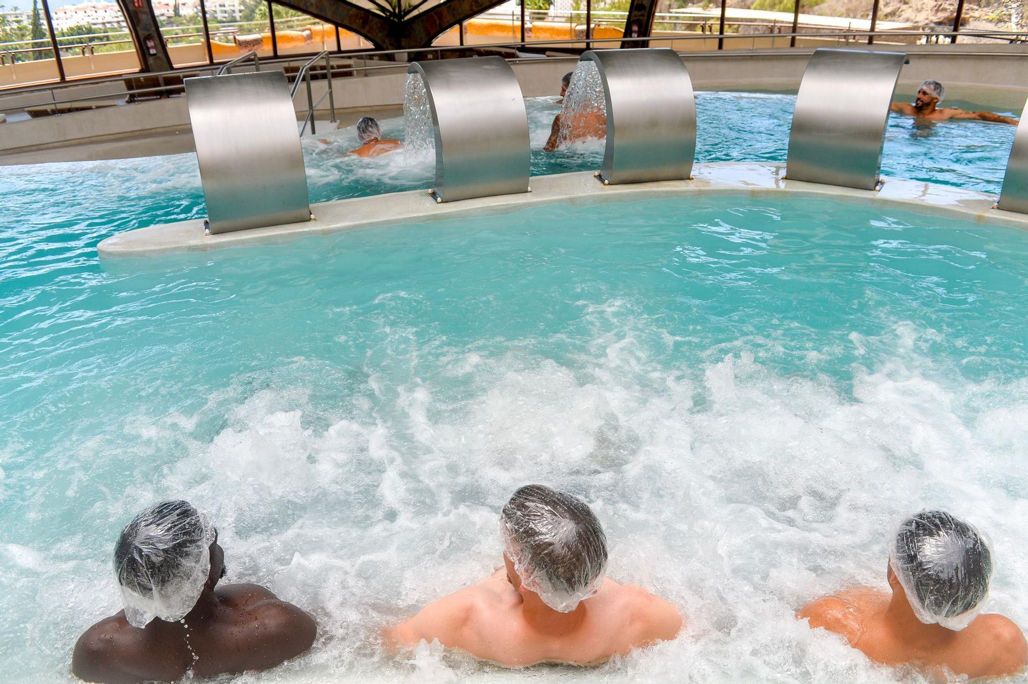 La plantilla de la UD Las Palmas en el Thalasso de Gloria Palace San Agustín