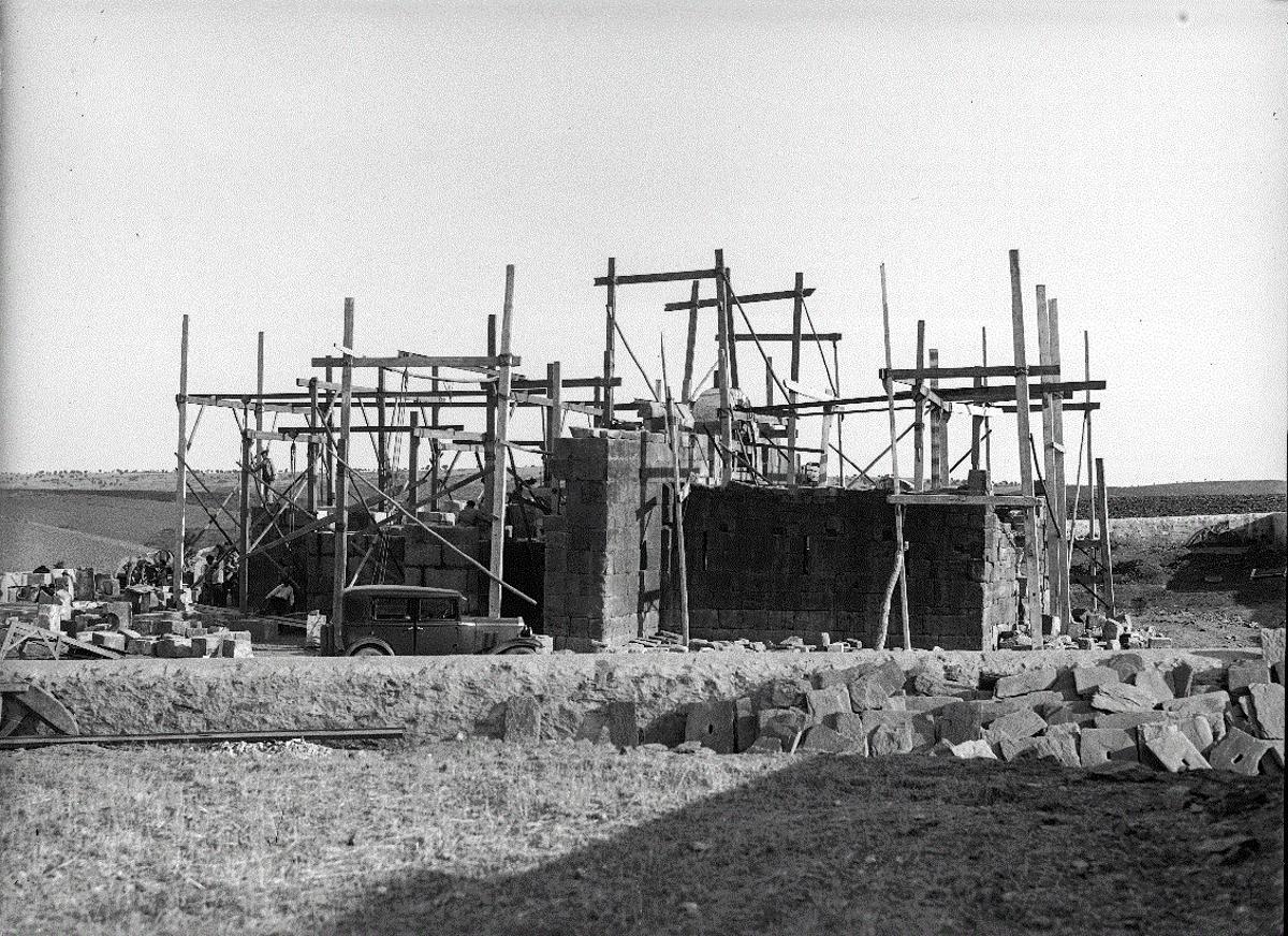 Reconstrucción del frente norte de San Pedro de la Nave en su nueva ubicación.