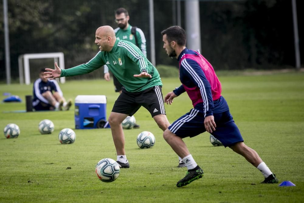 El ovetense dirigió hoy su primer entrenamiento al frente del primer equipo