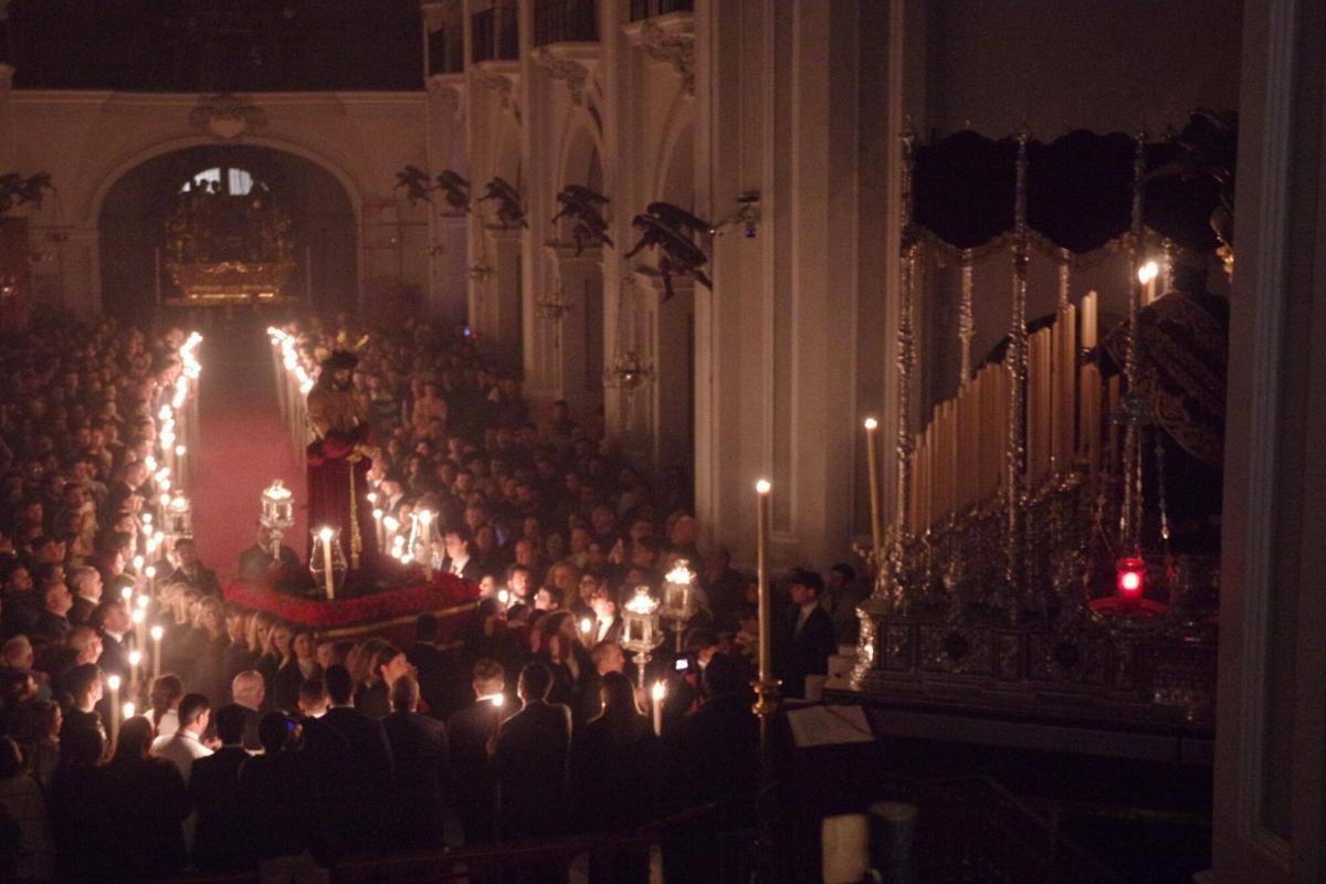 Traslado claustral del Cristo de la Humildad en la Victoria el Lunes de Pasión de 2026