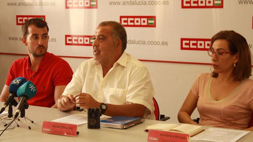 Representantes de CCOO en rueda de prensa, ayer.