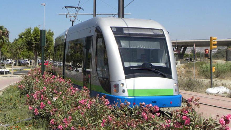 Fomento recuerda que el tranvía es un transporte urbano, no metropolitano