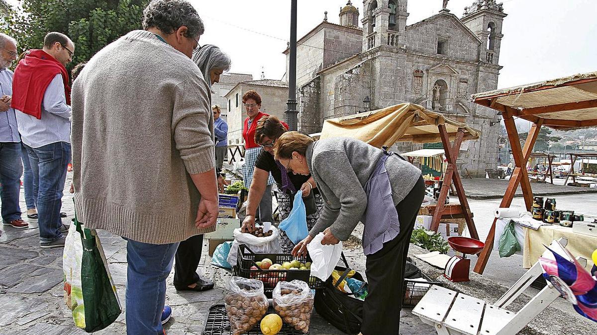 Asistentes á romaría de San Cosme e San Damián en pasadas edicións.   | // J. SANTOMÉ