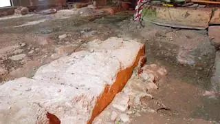 Aparecen restos de la muralla de Málaga en las obras de la plaza de San Pedro Alcántara