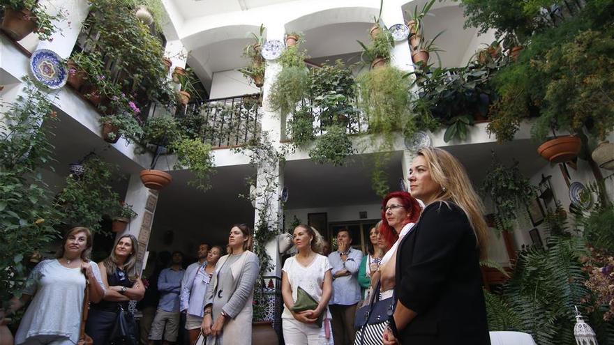 Cuidadores de patios reclaman el dinero del concurso de Mayo