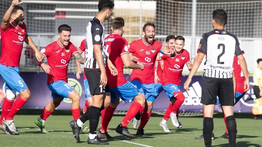 El Saguntino vuelve a Segunda División tras golear al Escobedo