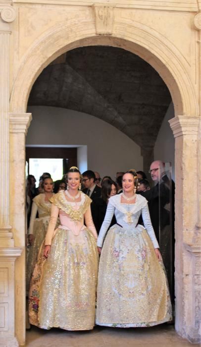 ... Elena Rivero y María Cavero.