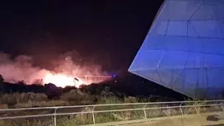 Alarma en Plasencia por un incendio junto al Palacio de Congresos: "Salimos en pijama con los niños en brazos"