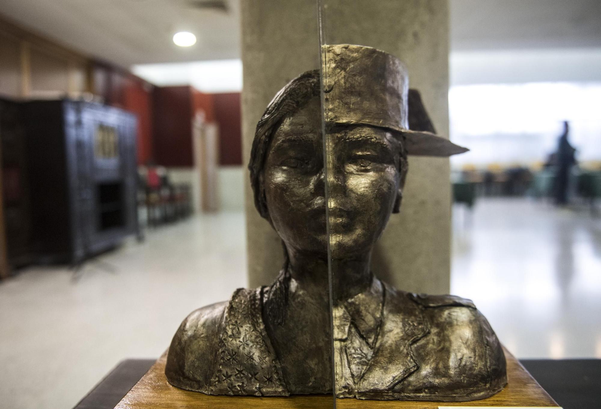 GALERÍA | Así fue la entrega de premios del concurso nacional 'La mujer Guardia Civil' en la Comandancia de Cáceres