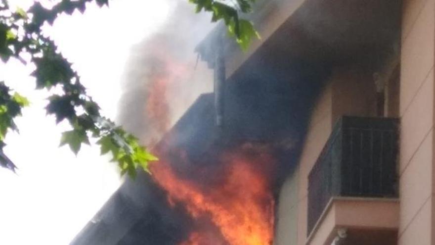 Dos heridos en el incendio de un domicilio en el centro de Inca