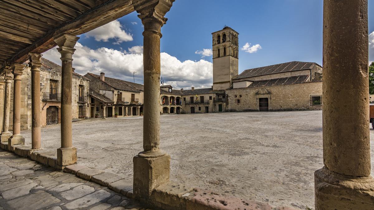 Plaza de la ciudad medieval de Pedraza
