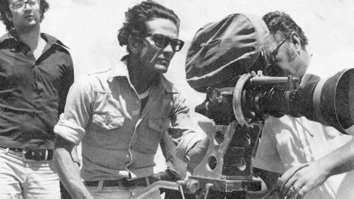 El director Pier Paolo Pasolini, durante uno de sus rodajes.