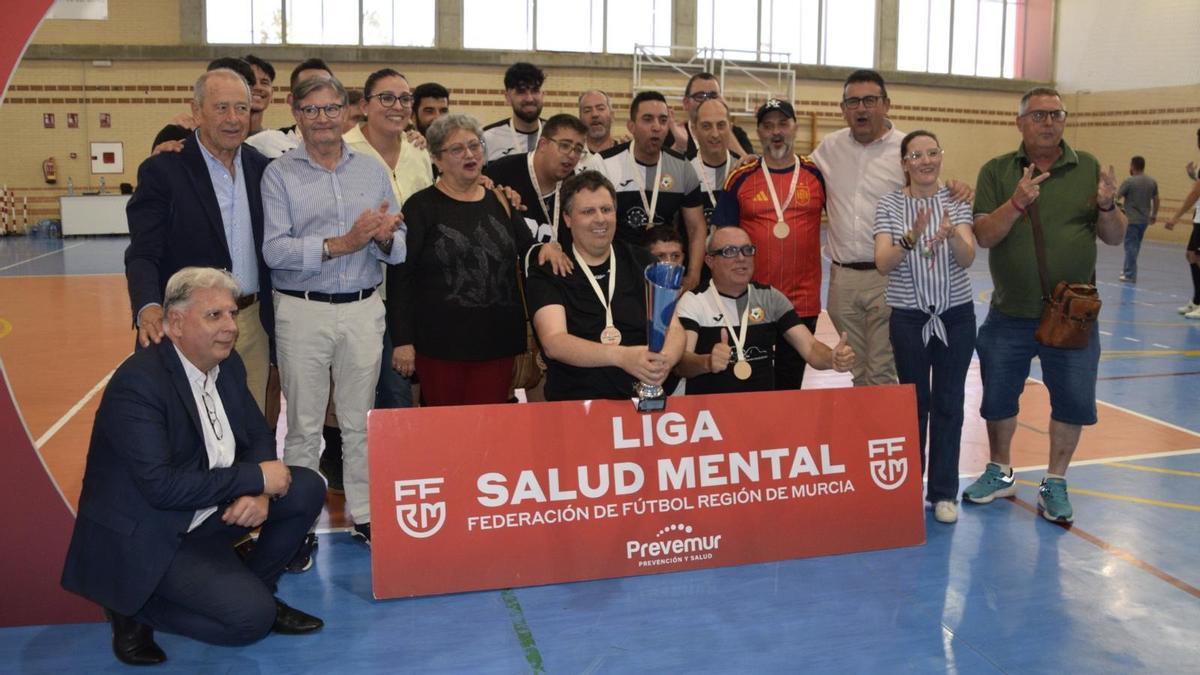 Los Vikingos Afemce de Cieza se proclamaron campeones de la XVIII Liga de Fútbol Sala Salud Mental.
