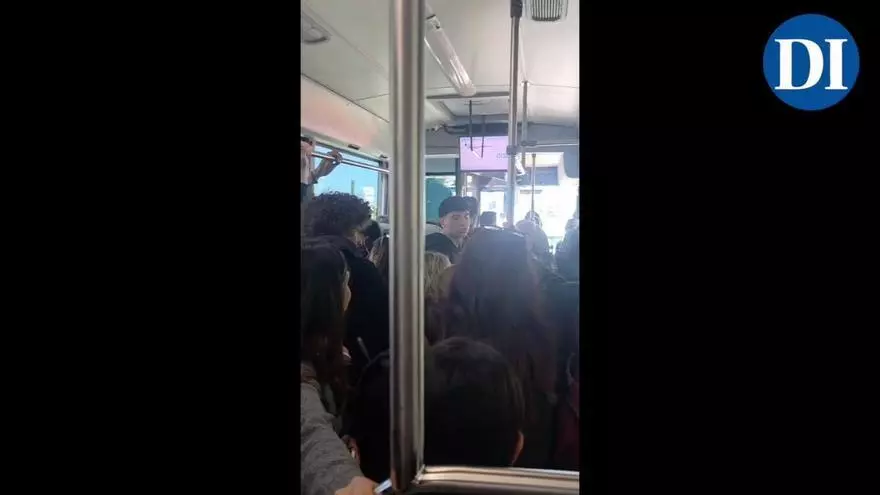 Quejas el primer día de servicio de la nueva contrata de autobuses en Ibiza
