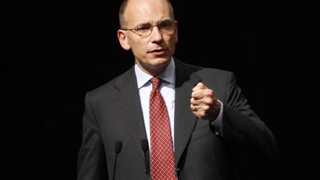 Enrico Letta gesticula durante un mitin en Roma, este domingo.