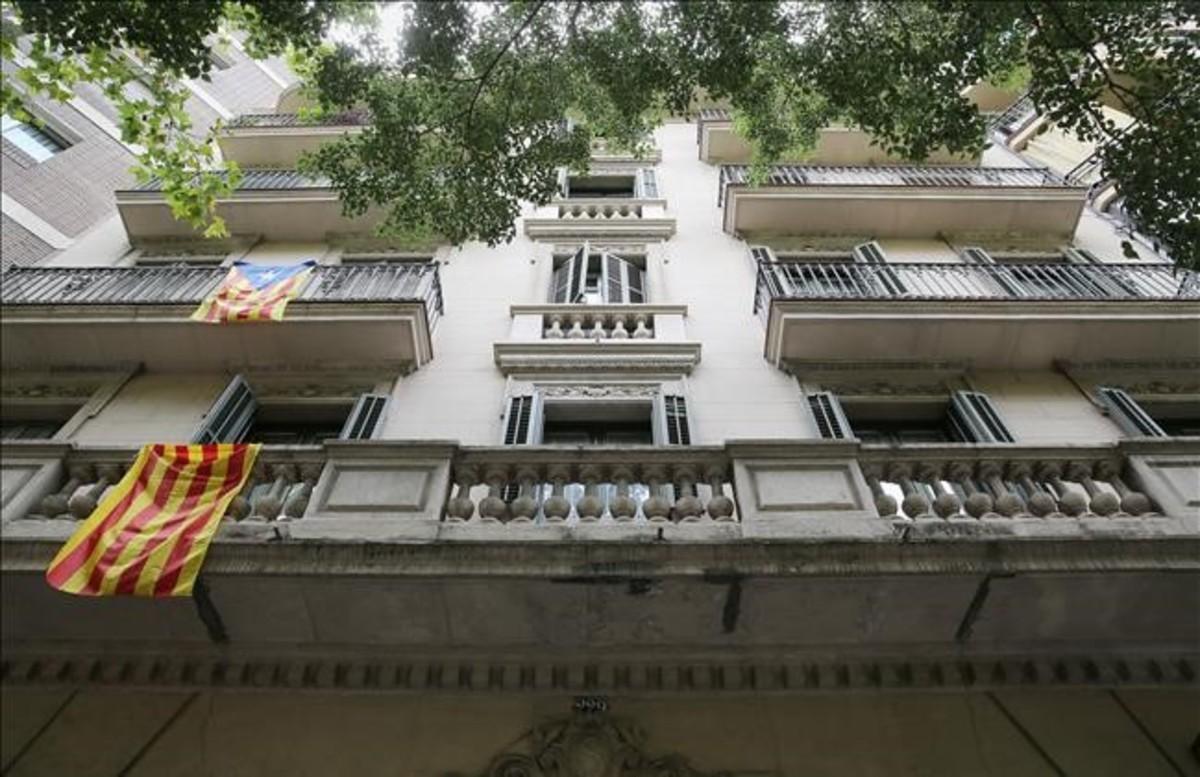 zentauroepp44370047 barcelona 18 07 2018 barcelona fachada para tema pisos turis180719131318