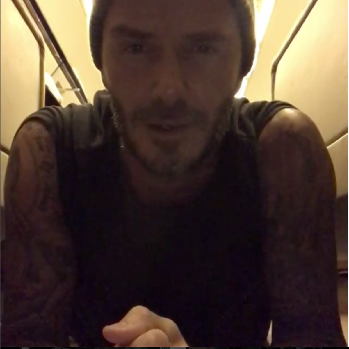 David Beckham hace 22 flexiones... Con un fin solidario