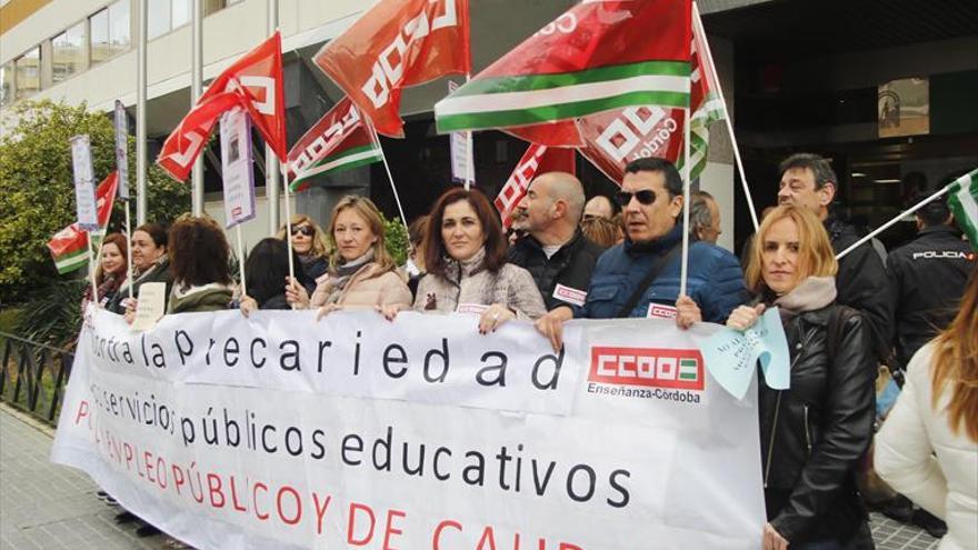 Las monitoras escolares piden ampliar su horario