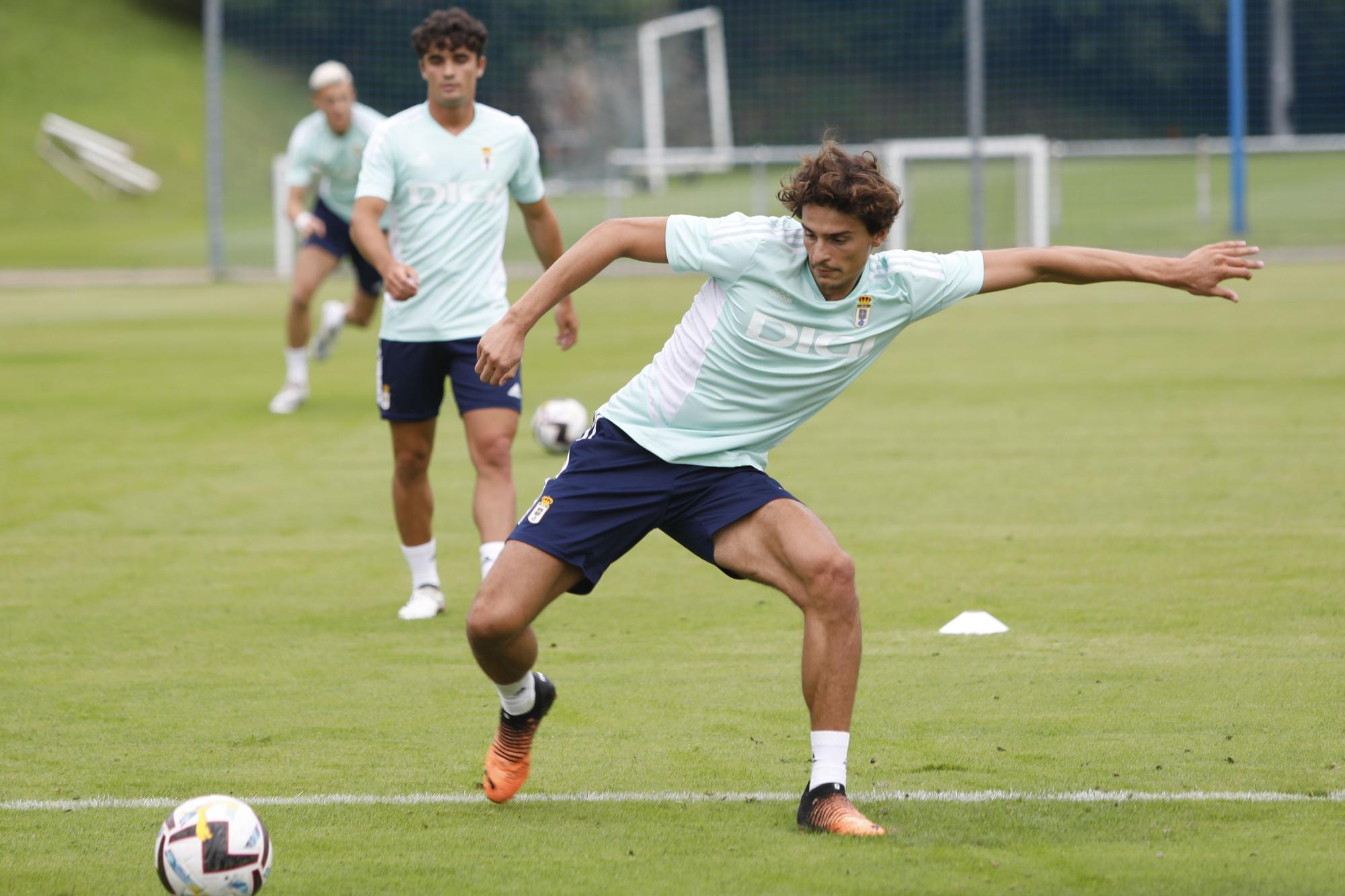 EN IMÁGENES: el primer entrenamiento del Oviedo