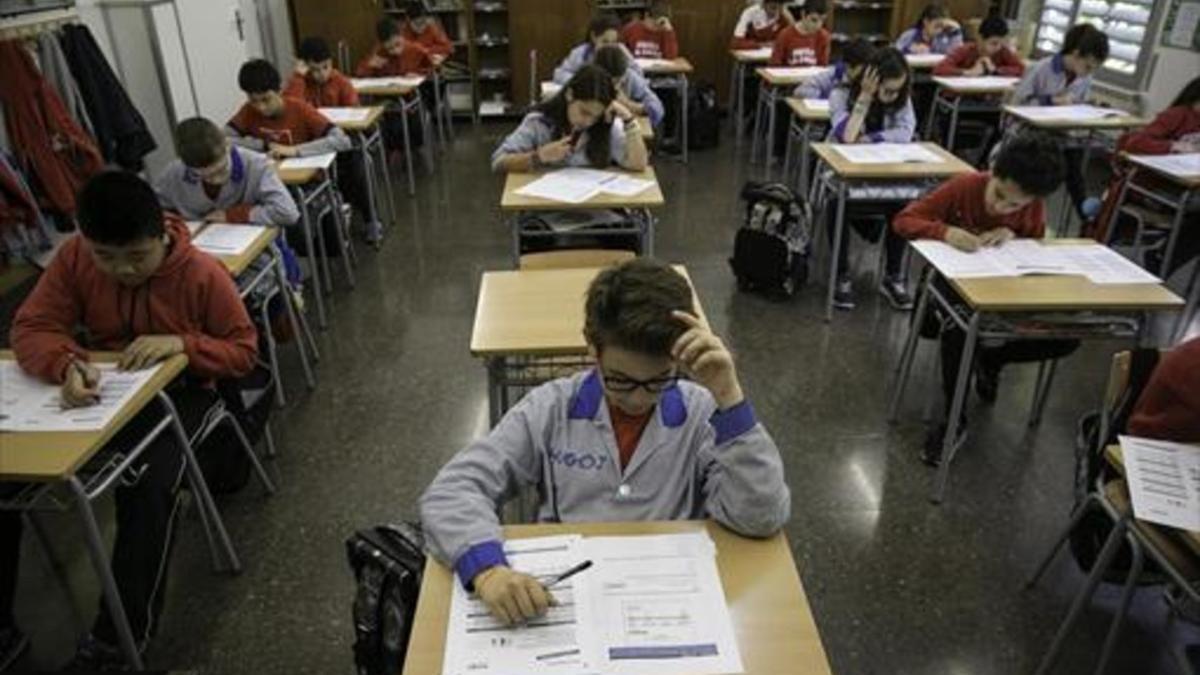 Prueba de sexto de primaria en una escuela de Barcelona, en mayo.