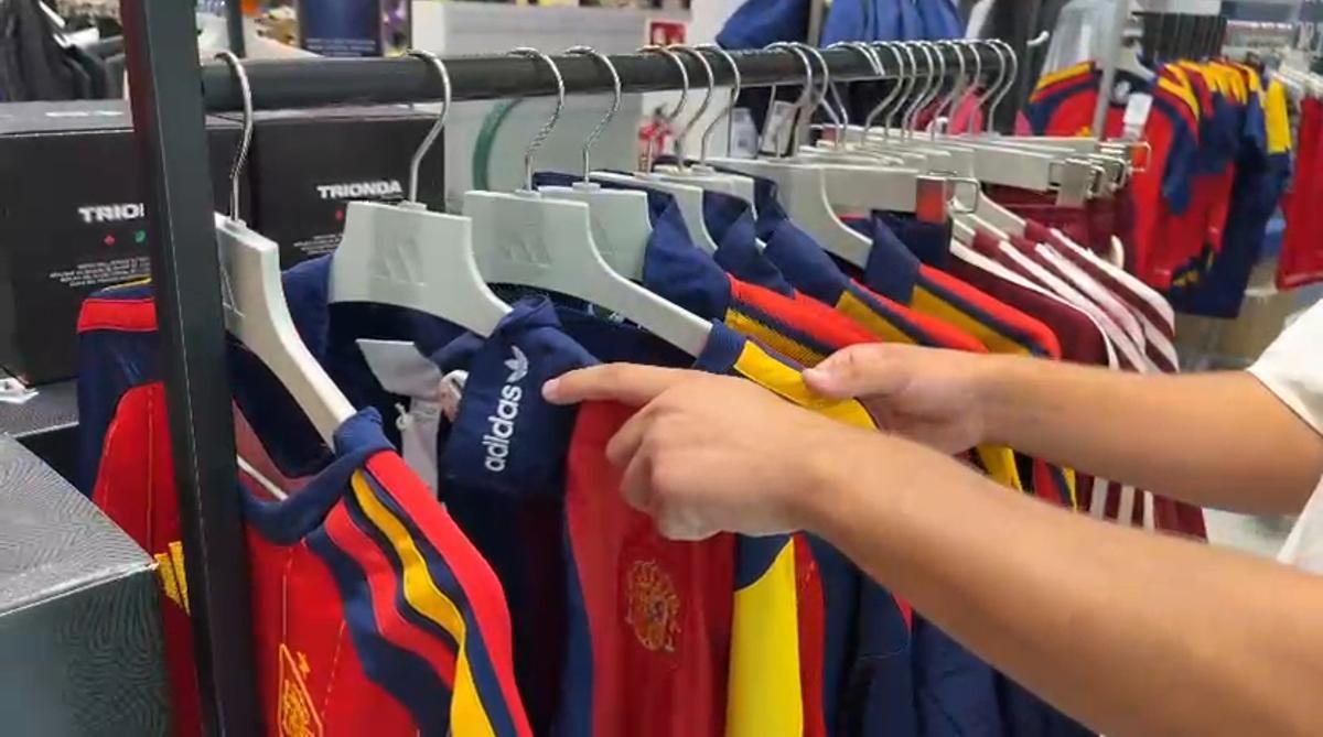 La misión (im) posible de encontrar una camiseta de España